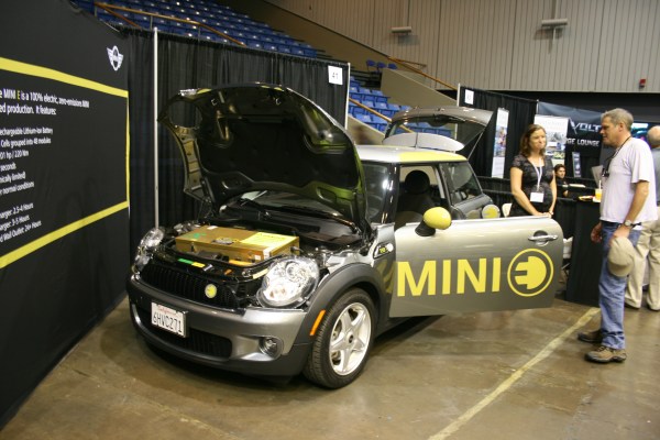 只租不賣的MINI E,和LUXGEN相同的AC Propulsion動力系統。