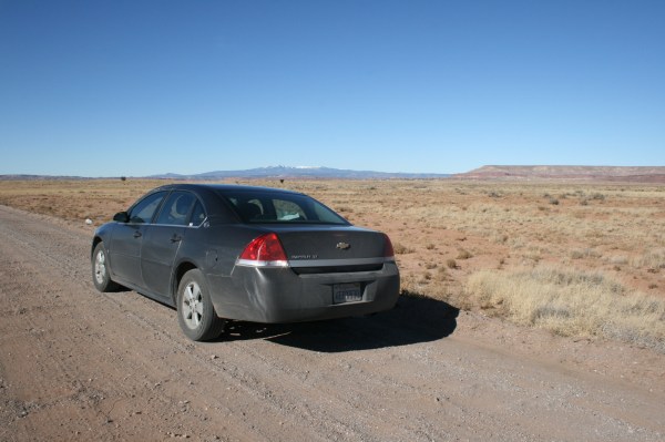 從有路走到沒路。年久失修的66號公路。